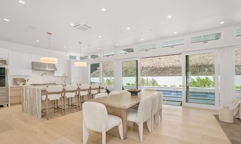 5924 Paseo Canyon Drive — Malibu Canyon Custom Residence detail