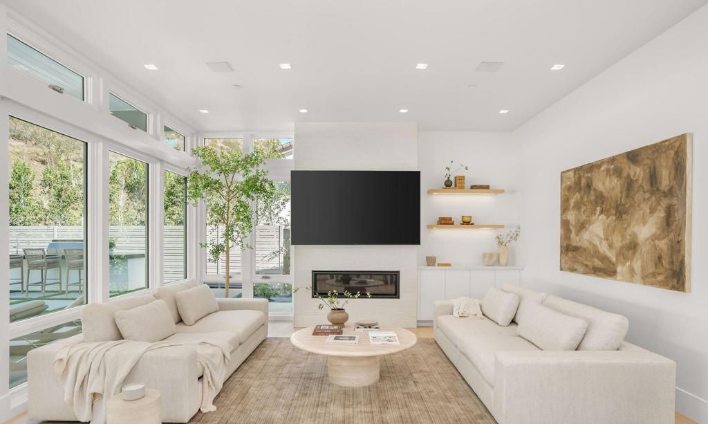 5924 Paseo Canyon Drive — Malibu Canyon Custom Residence detail