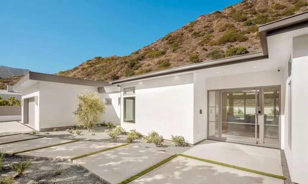 Malibu Canyon Project exterior