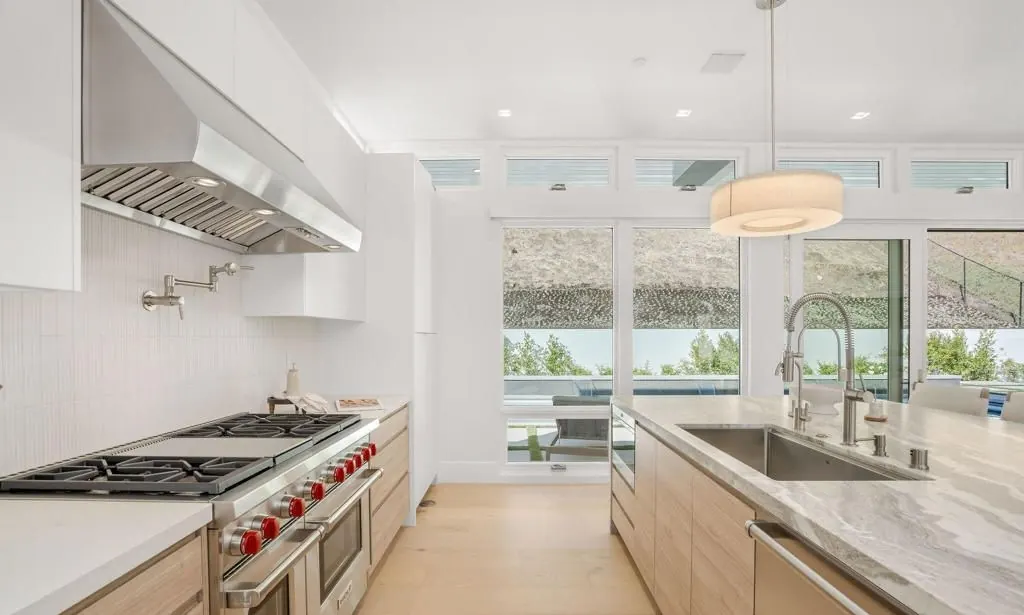 Malibu Canyon Project interior room