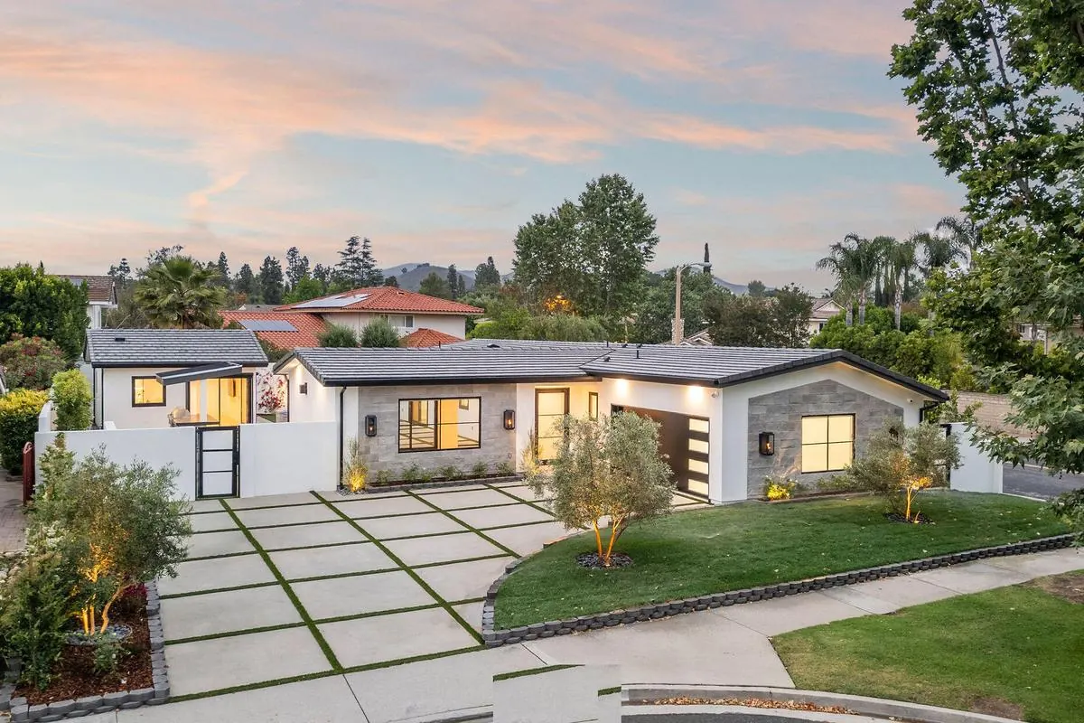 Westlake Village Project custom modern residence at twilight